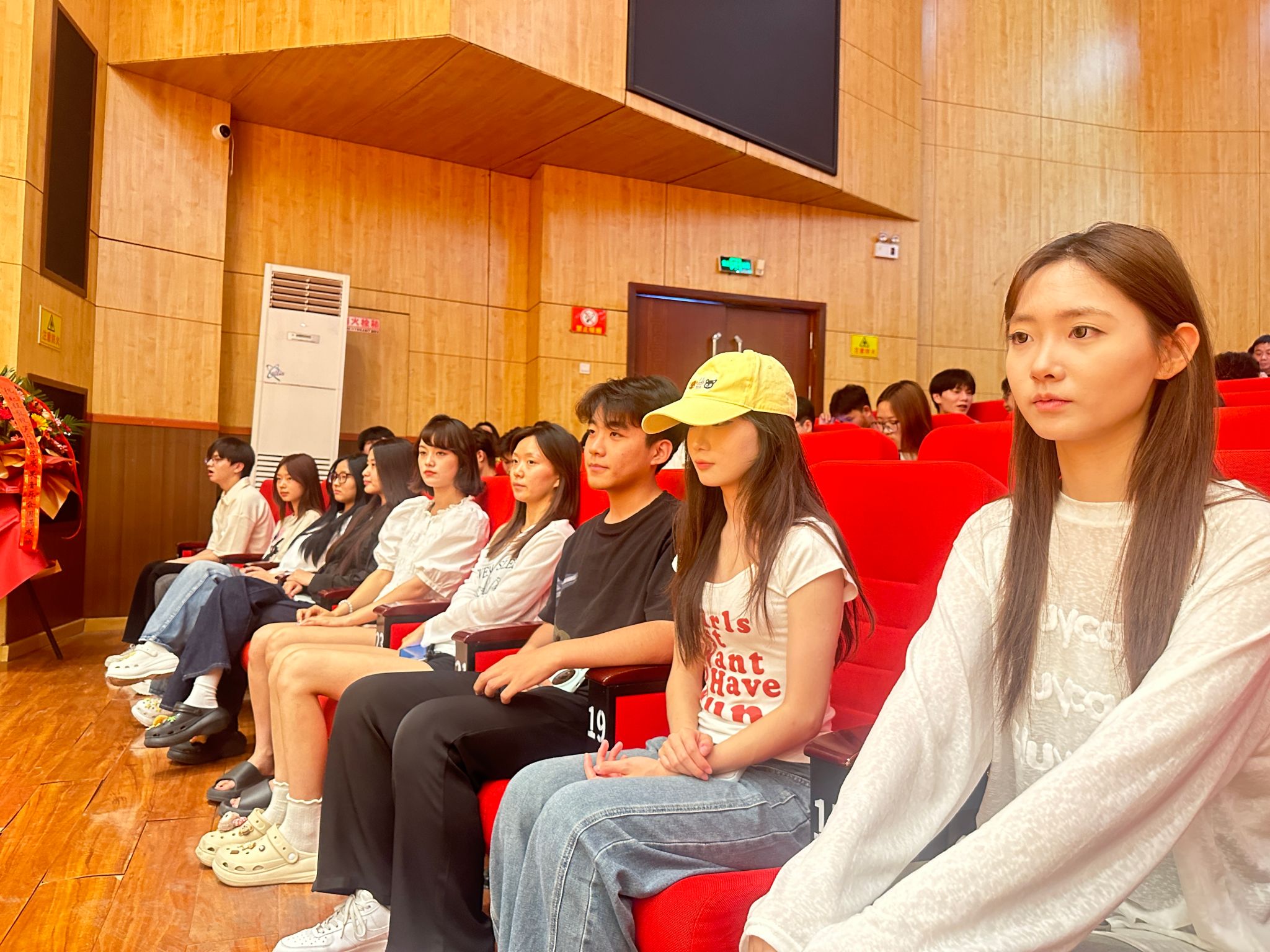 我院組織師生參加音樂舞蹈學(xué)院成果匯報(bào)會暨文化藝術(shù)交流活動(dòng)